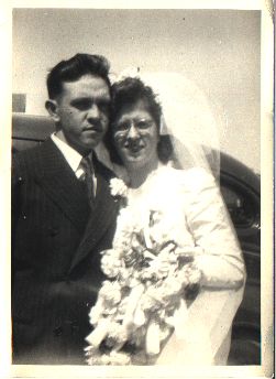 Marriage of John Niemann Jr and Naomi Mercer 12 April 1944